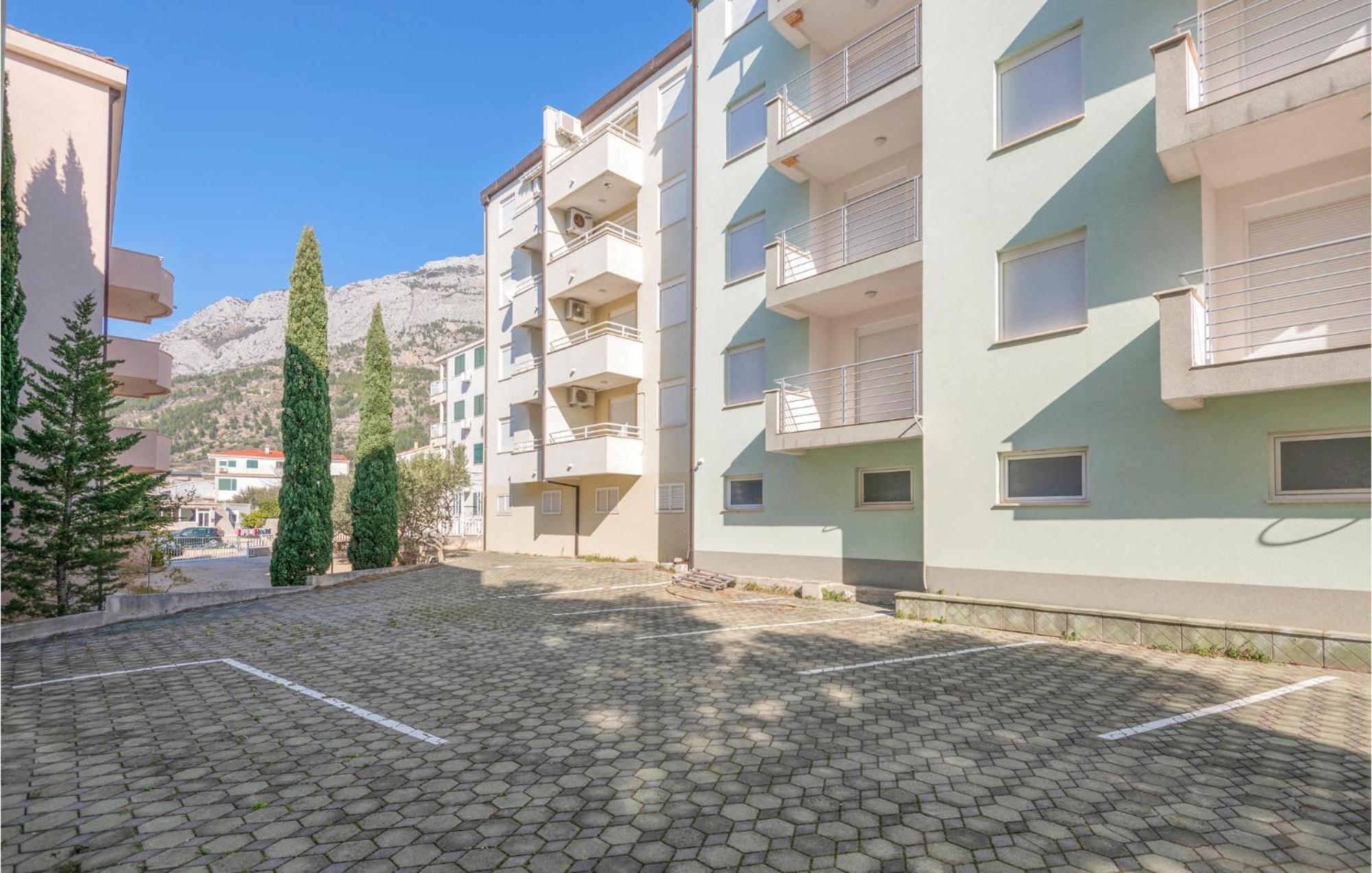 1 Bedroom Beautiful Apartment In Башка-Вода Экстерьер фото