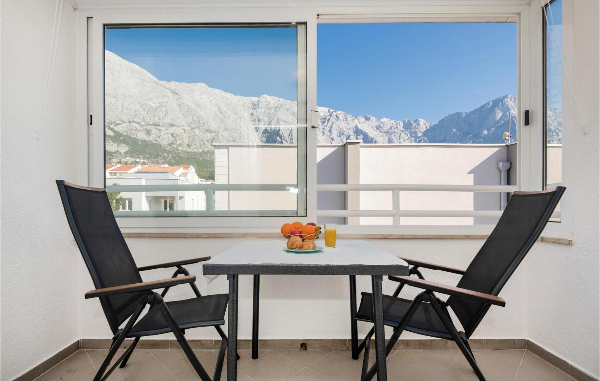 1 Bedroom Beautiful Apartment In Башка-Вода Экстерьер фото